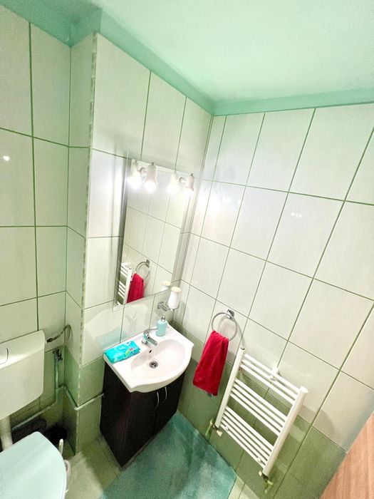 Proprietar închiriez apartament cu 4 camere, 2 băi, 2 balcoane