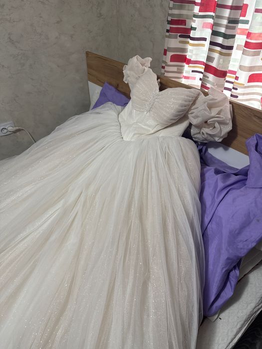 De vânzare rochie de mireasă