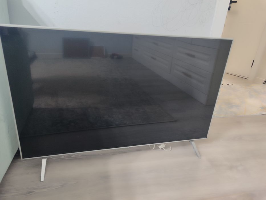 Телевизор      LG