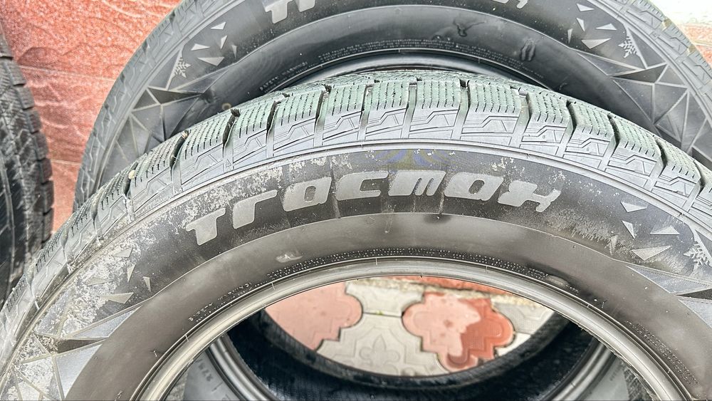 Продается комплект резины