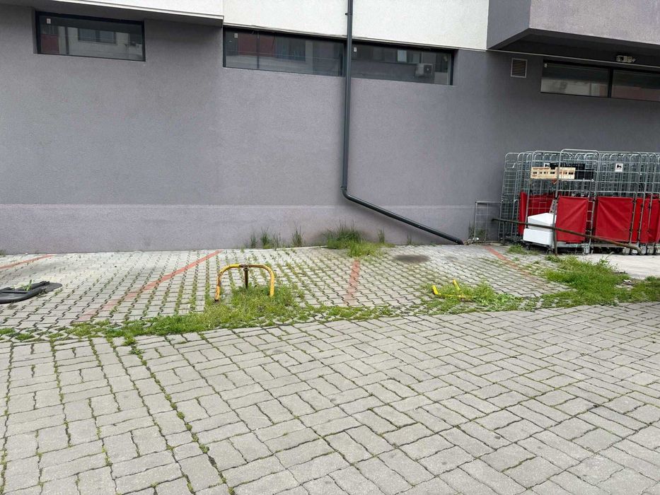 Vand loc de parcare suprateran Rosu/ Complex Crinului 42