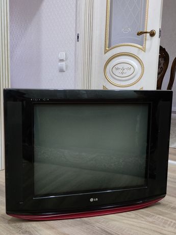 Телевизор LG.   .