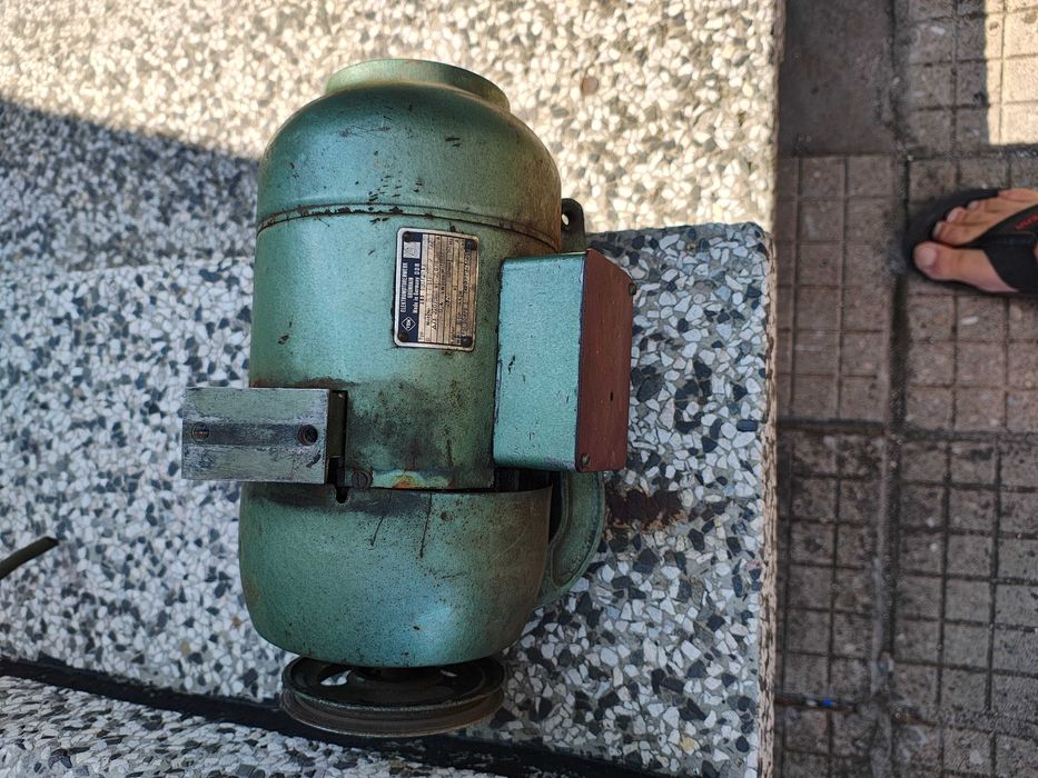 Трифазни електромотори