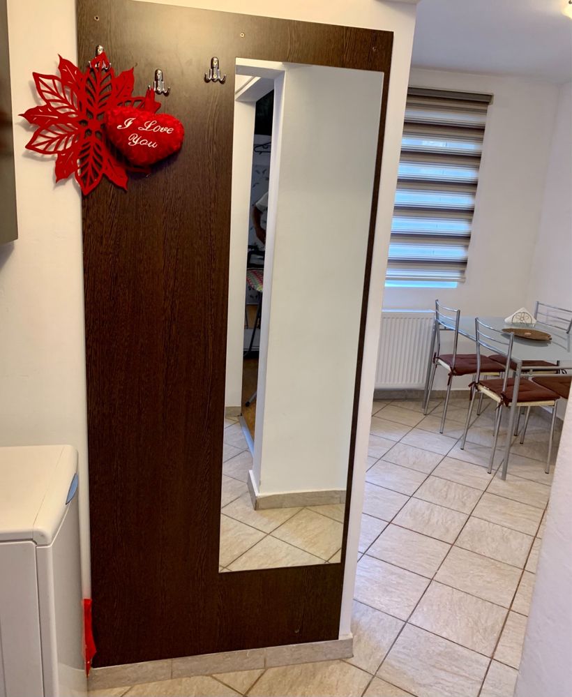 INCHIRIEZ APARTAMENT 2 camere Ploiesti ( zona Baraolt - Mega image )
