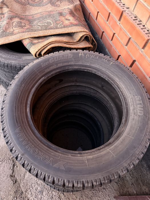 Шины yokohama почти новый