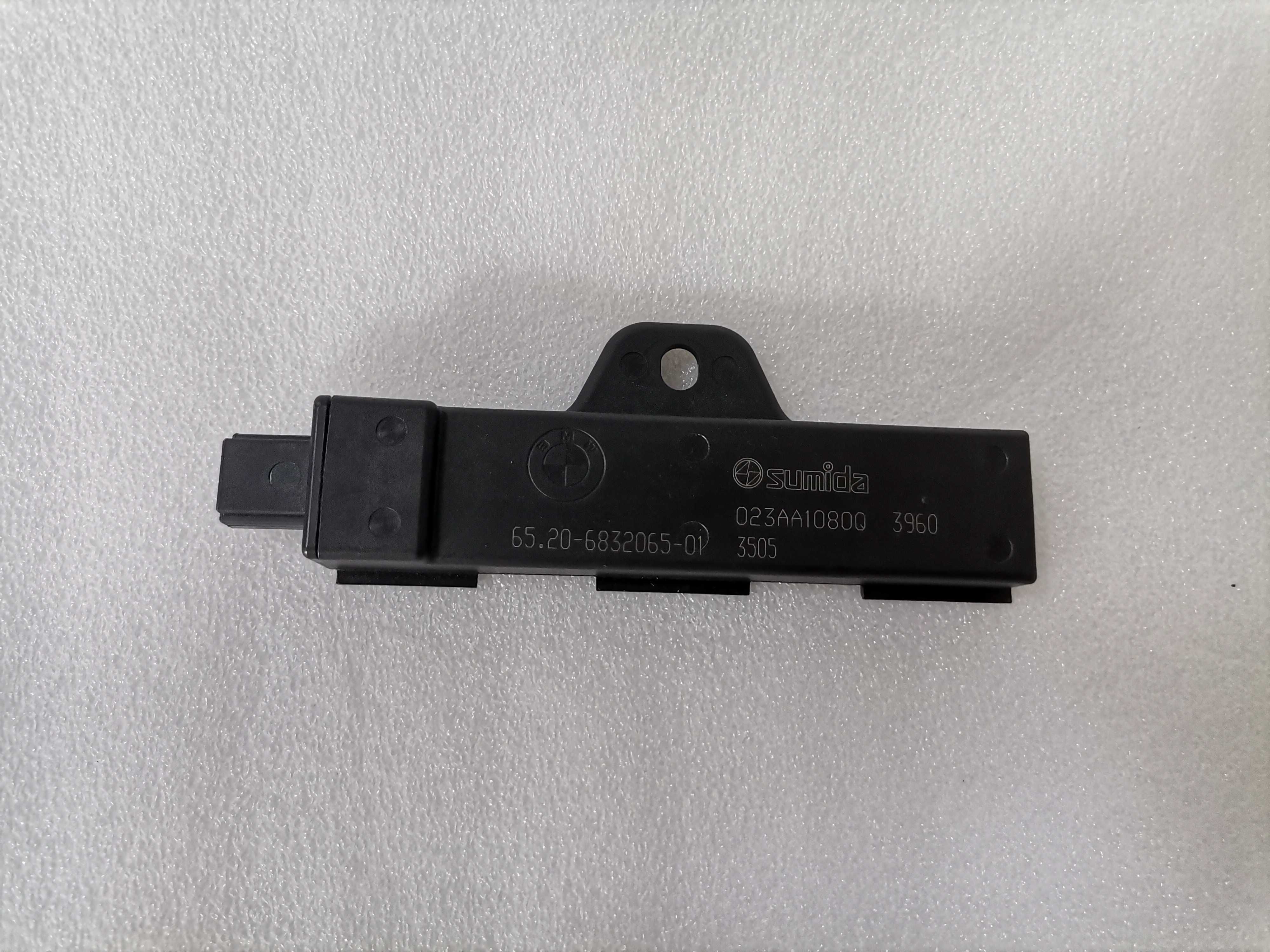 6832065 BMW Антена KeyLess GO BMW G20 G22 G30 G11 G05 G07