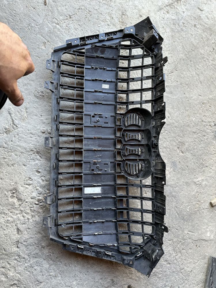 Grilă radiator audi a4.b9.allroad.cod:8w0853651.r.