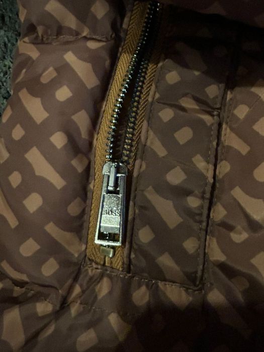 Geaca Boss noua cu eticheta, XL