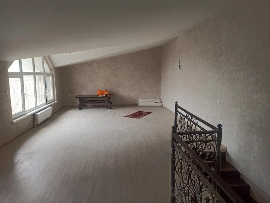 Срочно продается хороший дом с 6 комнотом в Хасанбой 1,5 сотки 120000$