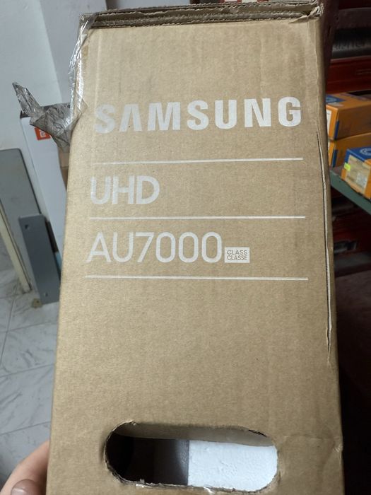 Samsung AU7000 4K UHD