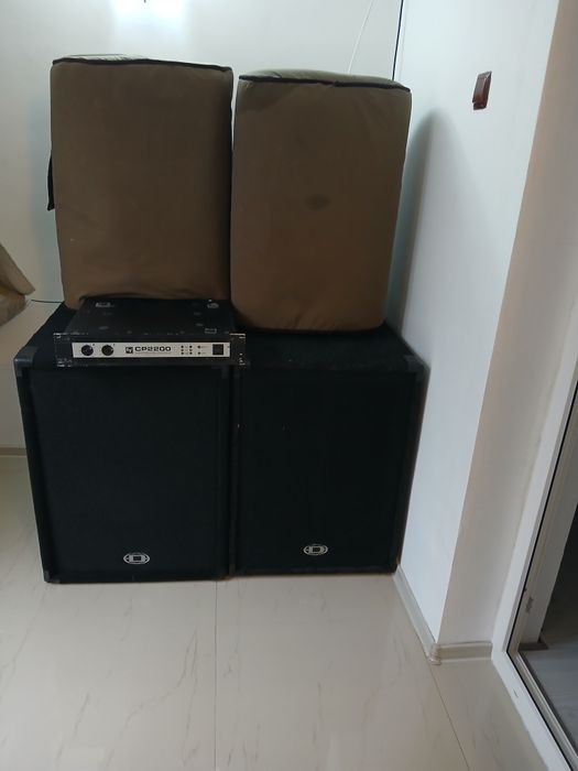 Vand bași 800 w, 2 FBT MAX6, Amplificator 2x800 w trepiede si cabluri