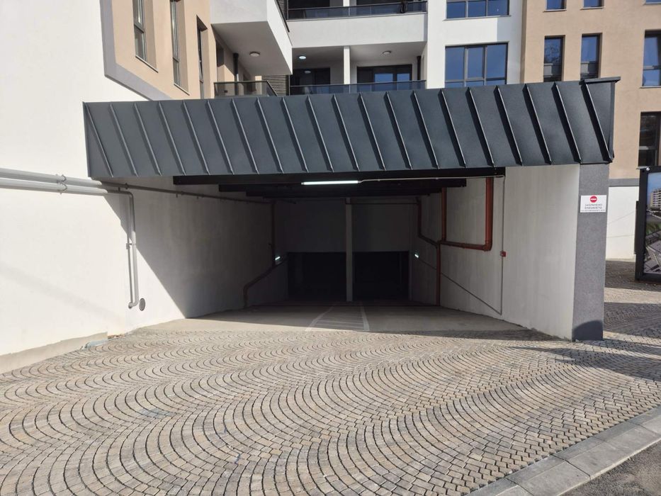 Давам гаражи под наем