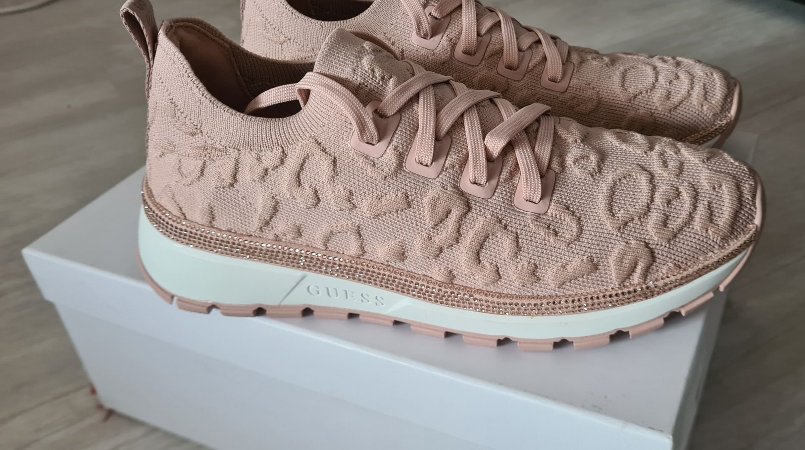 Sneackers Guess, mărimea 37