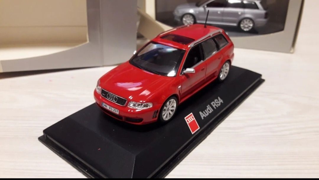 Модел Minichamps 1:43 Audi RS4 Avant B5