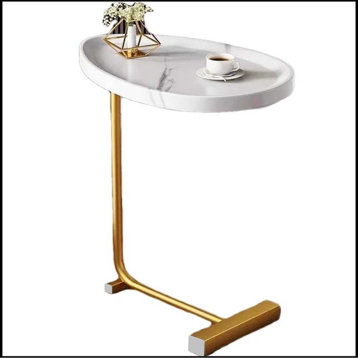 Masuta de cafea design nordic, cu blat alb si cadru metalic auriu