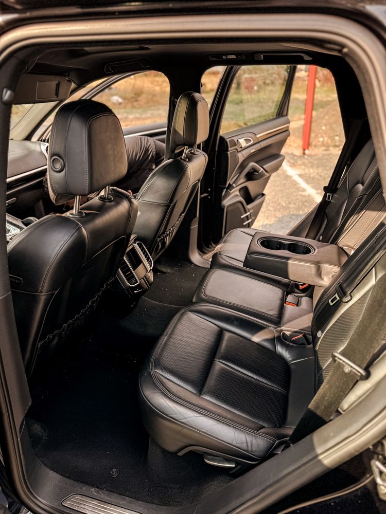 Porsche Cayenne S-Hybrid 2011 – V6, 245 kW (333 CP)