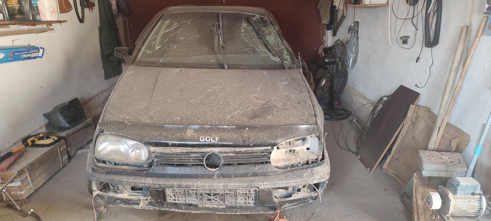 Продам аварийный гольф 3