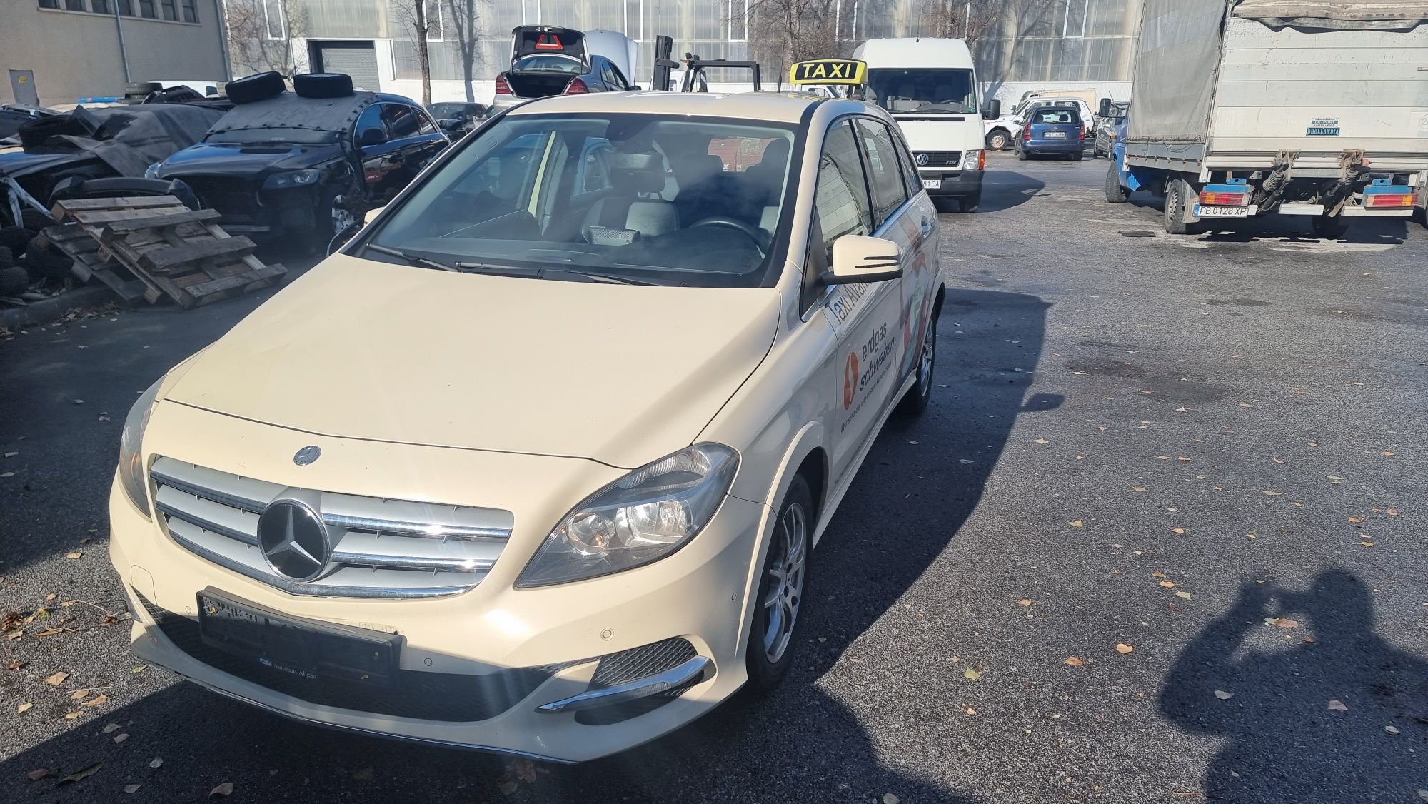 На Части B 200 W246 B200 бензин CNG Метан Автоматик Mercedes Мерцедес