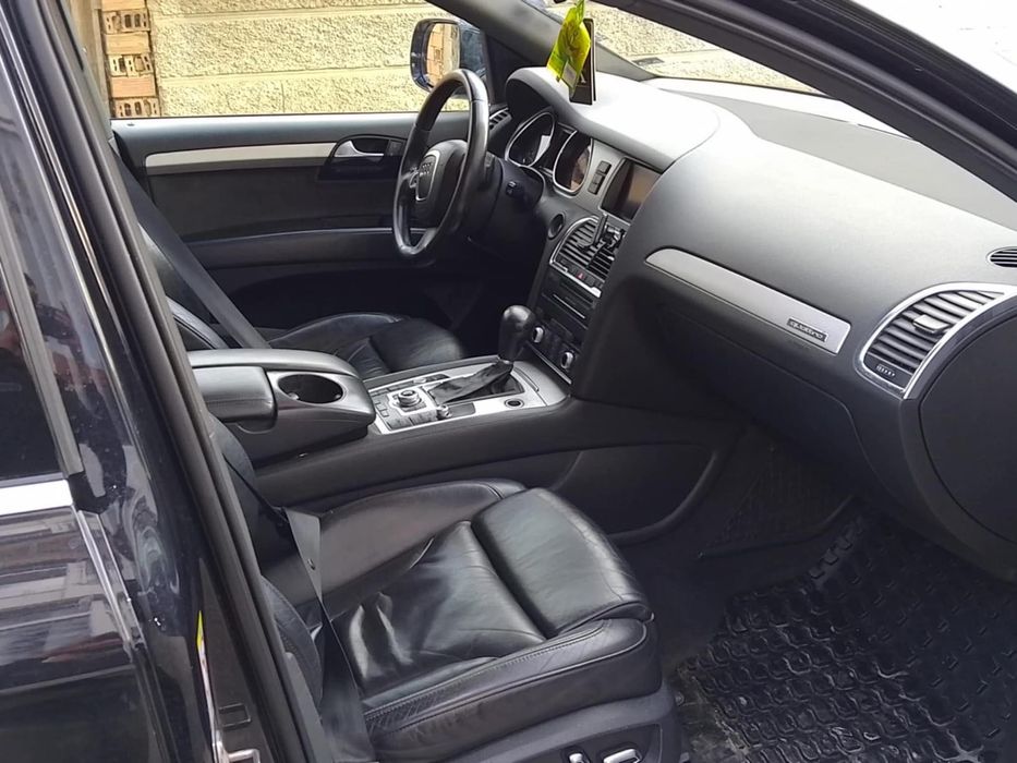 Продава се Ауди Ю7