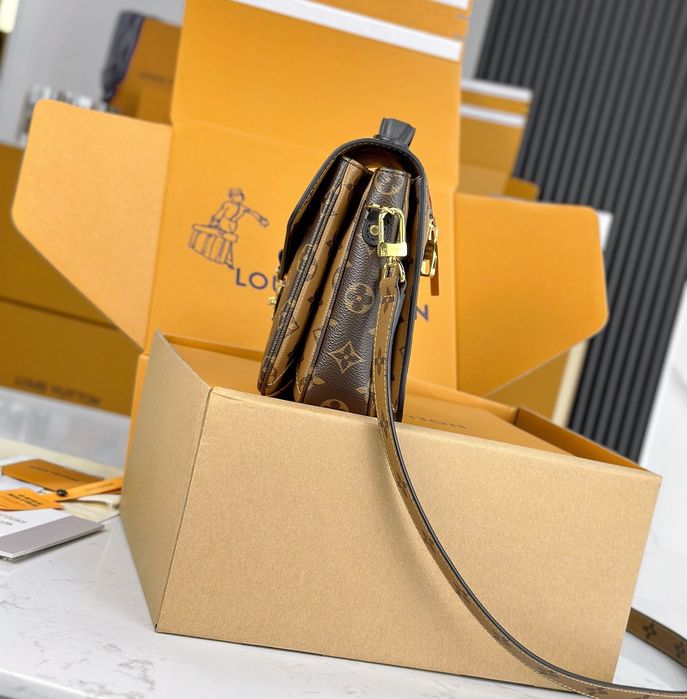 Geanta Louis Vuitton Metis, tip Premium