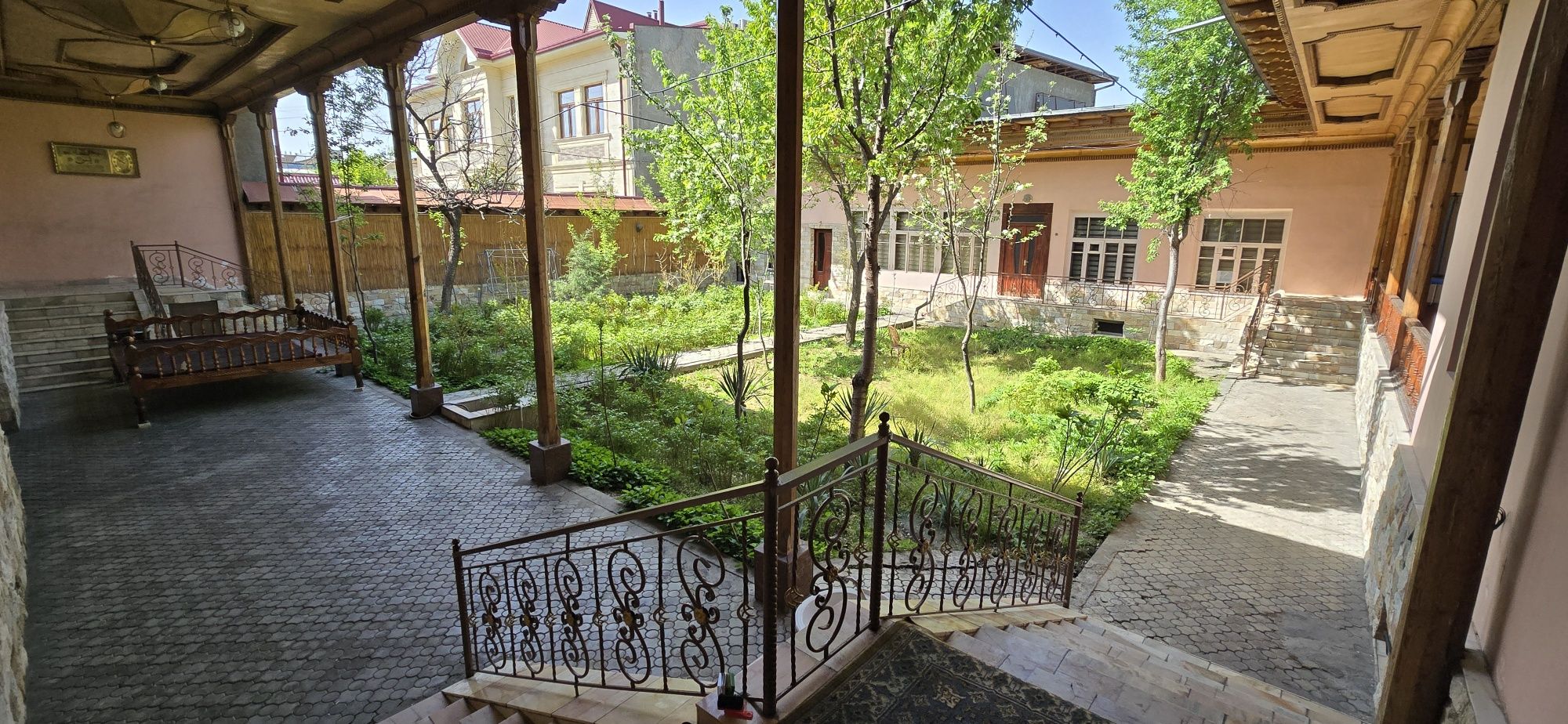 Talaba qizlarga yotoqxona.