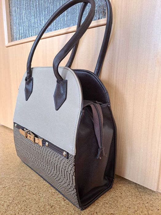 Кафяво-бежова дамска чанта