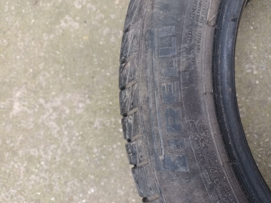 Vând  4 Anvelope vară Pirelli