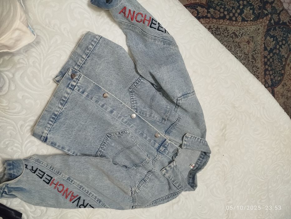 Djensovy kurtka qizlar