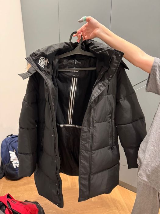 Продам зимнюю куртку для девочки подростка