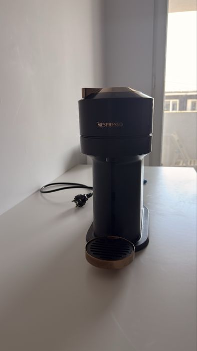 Vand espressor Nespresso Vertuo Next Premium