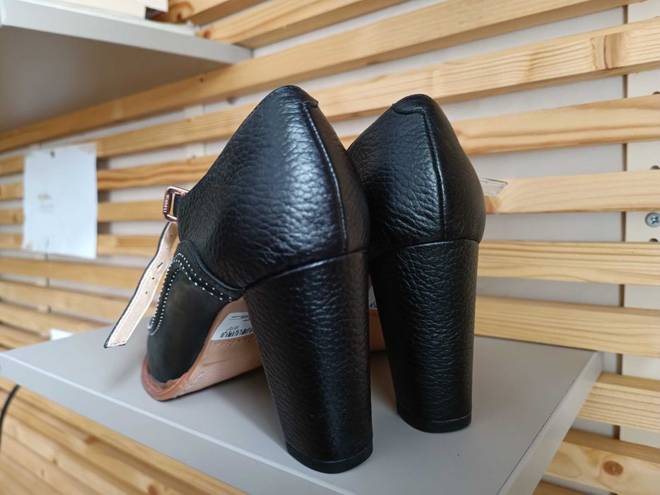 Дамски обувки Clarks, отговарят на 36 номер, естествена кожа