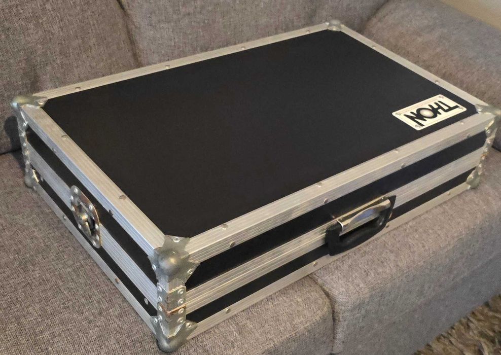 Native Instruments Traktor Kontrol S2 MK3 + POWER SUPPLY 40 W