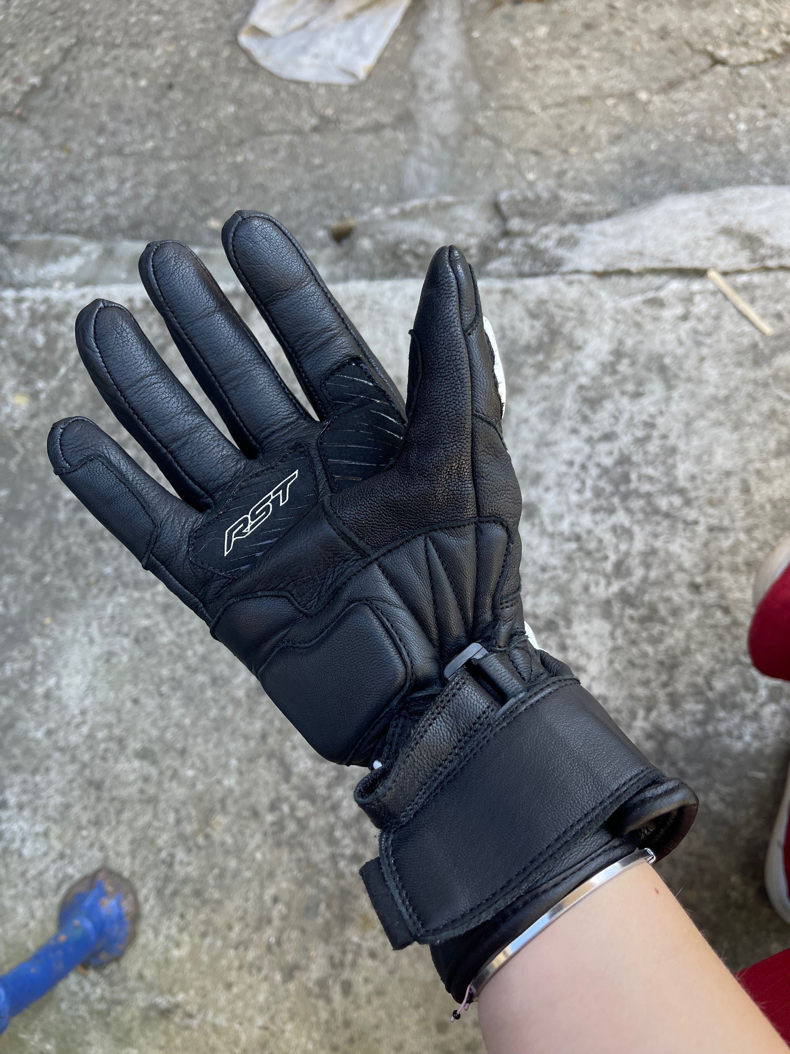 Чисто нови мото ръкавици RST M размер