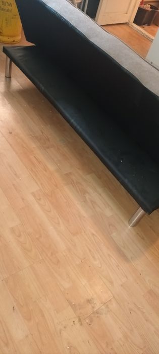 Canapea extensibila 3 locuri