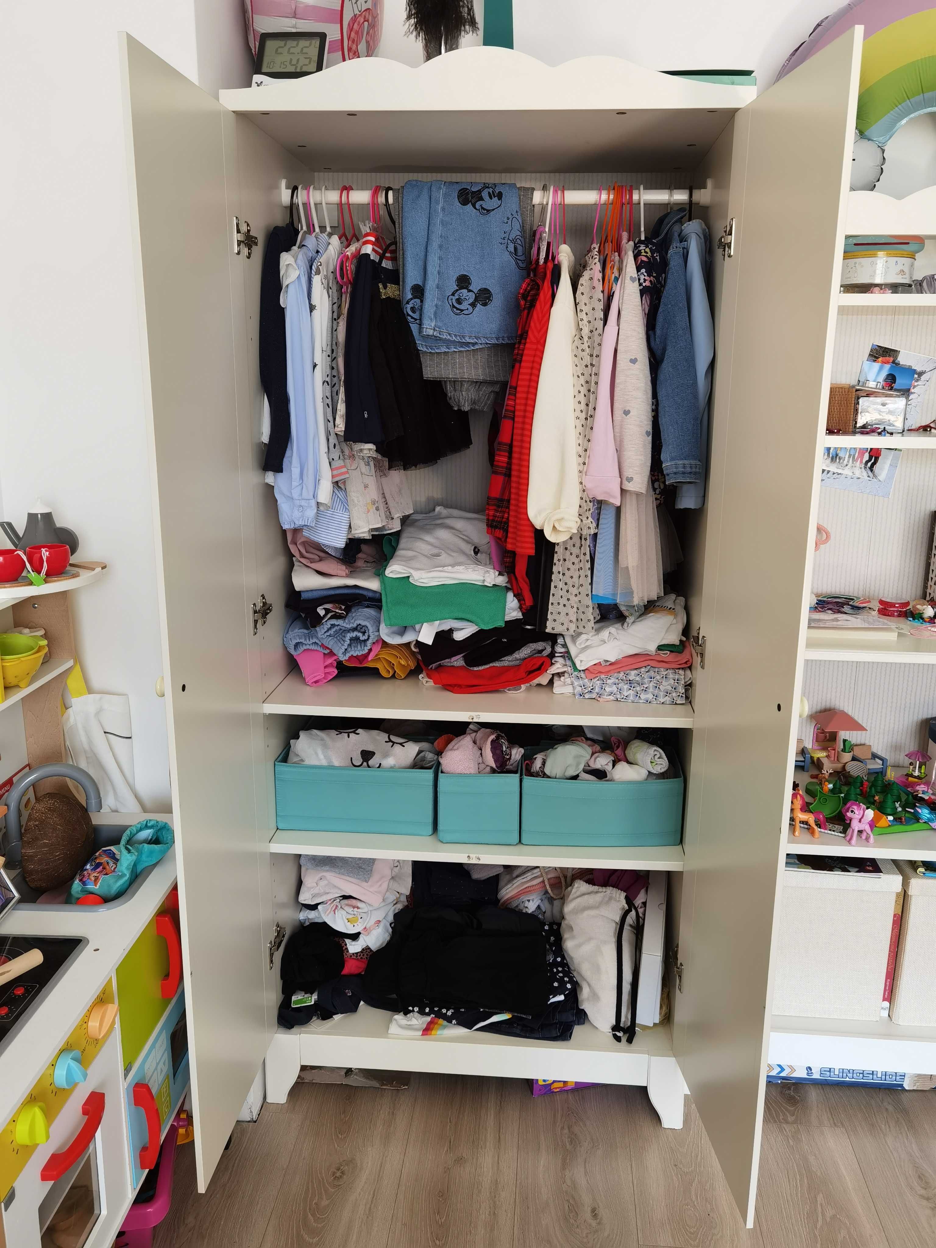 Комплект детски гардероб + секция с маса за повиване