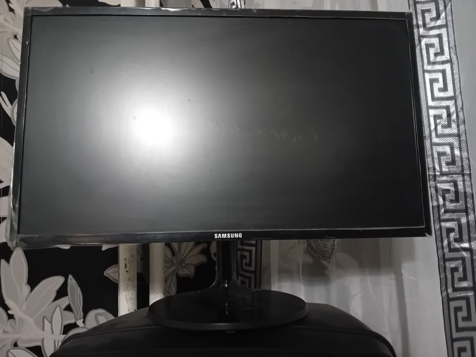 "Продавам" Монитор "Samsung