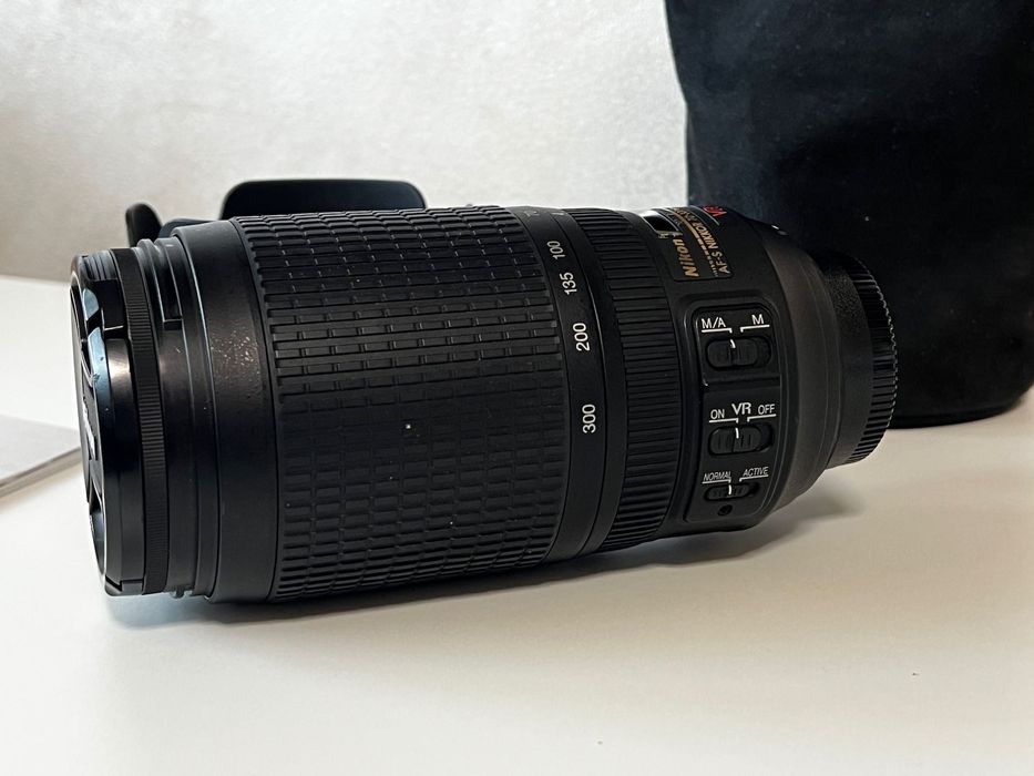 Обектив Nikon AF-S Nikkor 70-300mm f/4.5-5.6G IF-ED VR