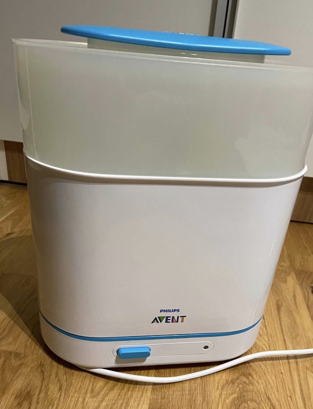 Стерилизатор на Avent Philips в отлично състояние