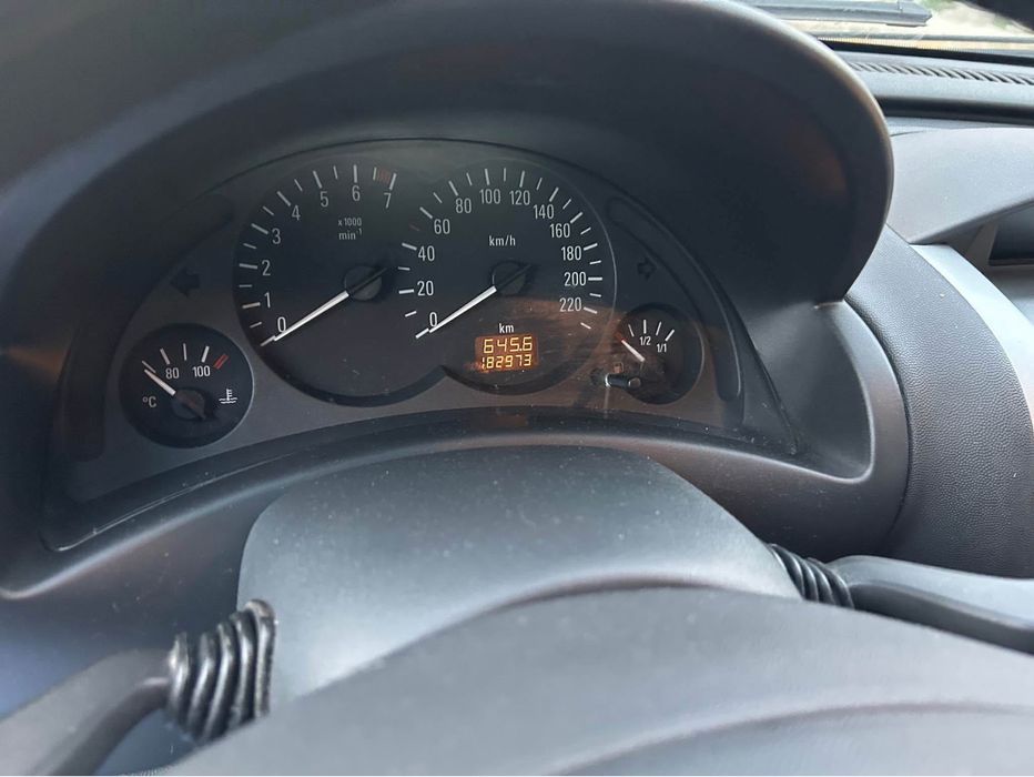 Vand opel corsa 2003