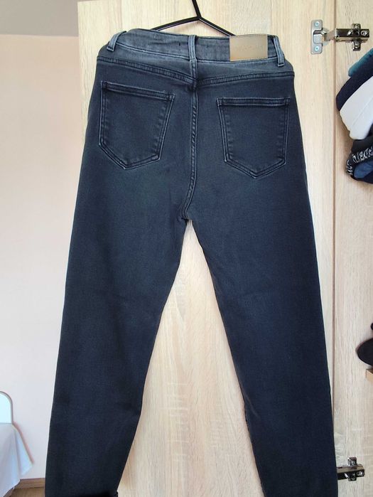 Дънки от магазин Ганг