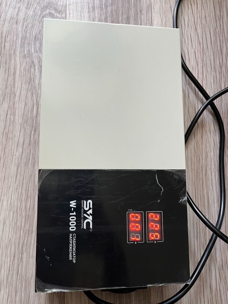 Продам. Стабилизатор напряжения релейного типа SVC W-1000