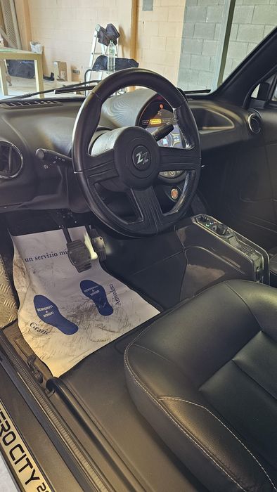 Autoturism Tazzari
