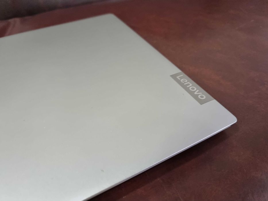 Lenovo IdeaPad 15.6" IPS, i5-8265U