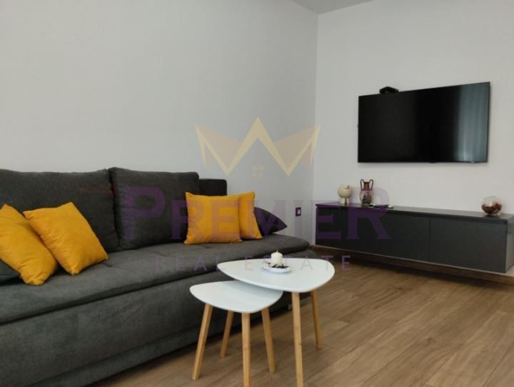 Дава се под наем Двустаен апартамент в Варна, ВИНС - 55 кв.м за 600 € - Снимка #2