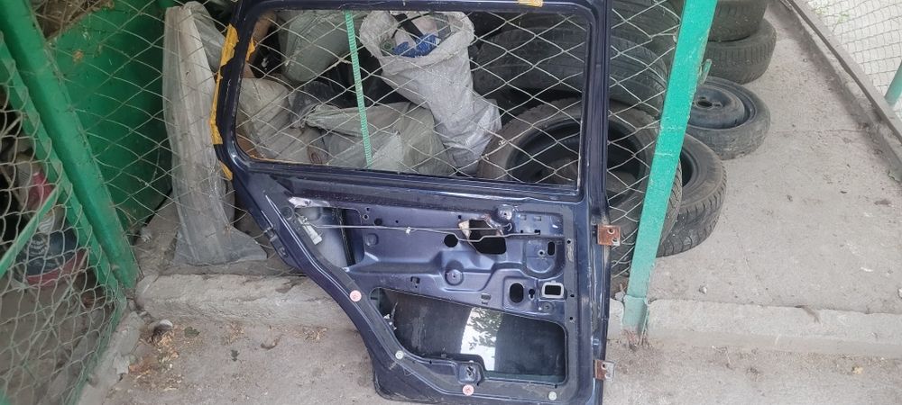 Продается двери от гольф 2 гольф 3 и стекла