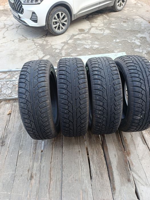 Зимний шиповый колёсах для машин