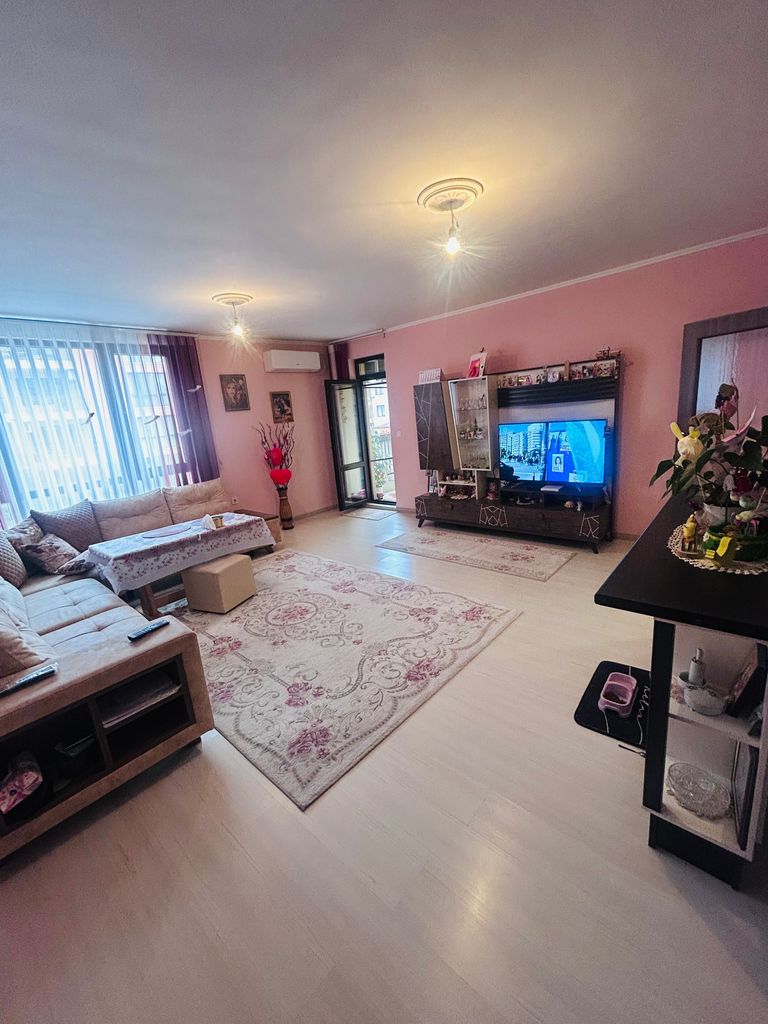 Продава се Тристаен апартамент в Пловдив, Кючук Париж - 120 кв.м за 1634 €/кв.м - Снимка #1