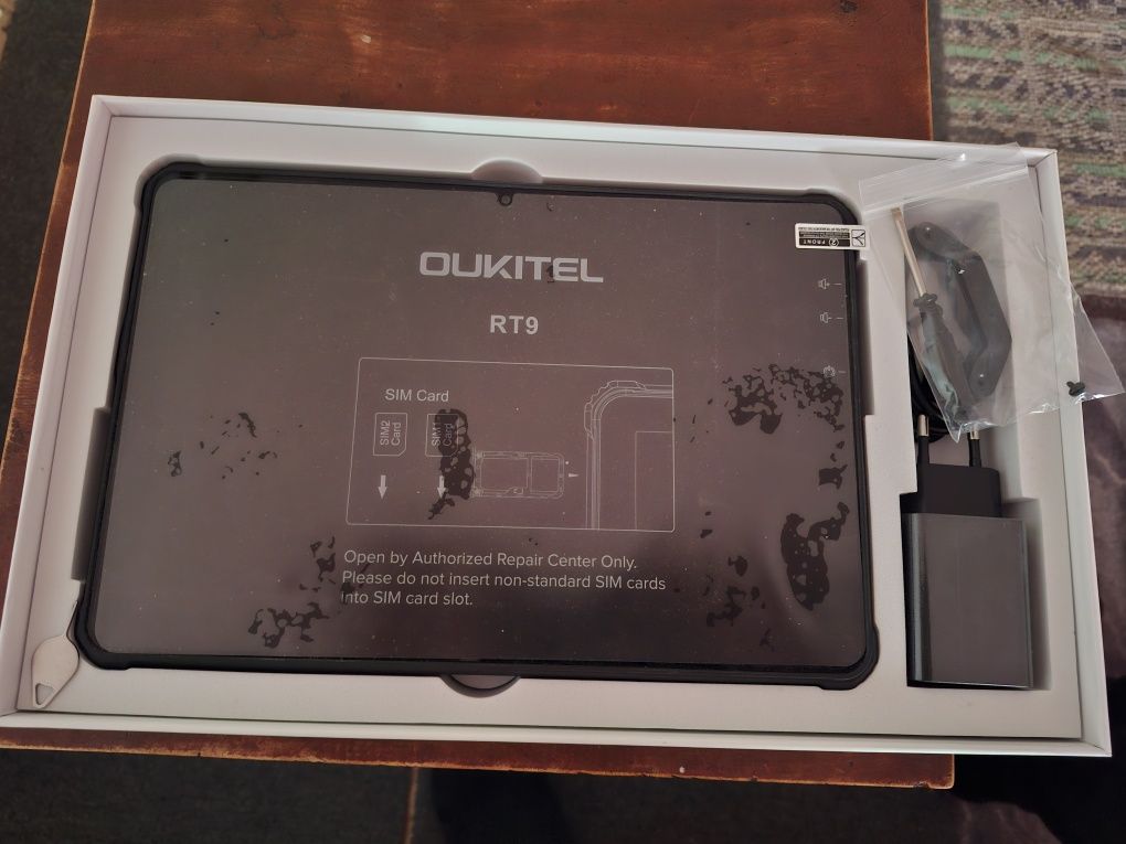 Tableta Oukitel 4G 10 inch  24giga Ram cu 64giga intern
