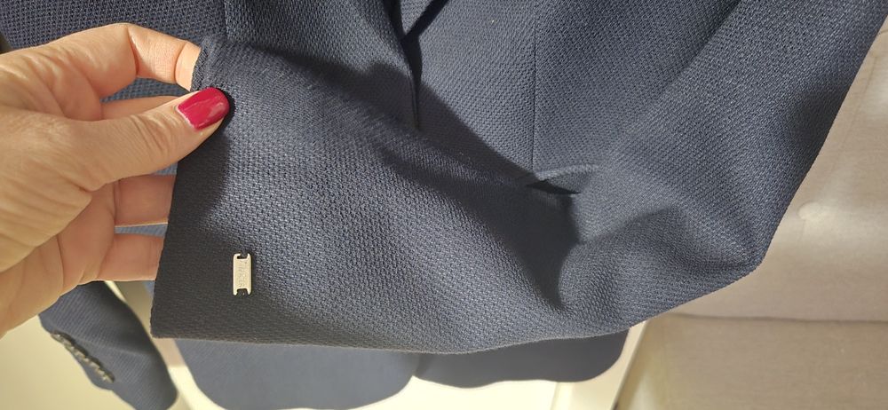 Стилно тъмно синьо сако, класически модел