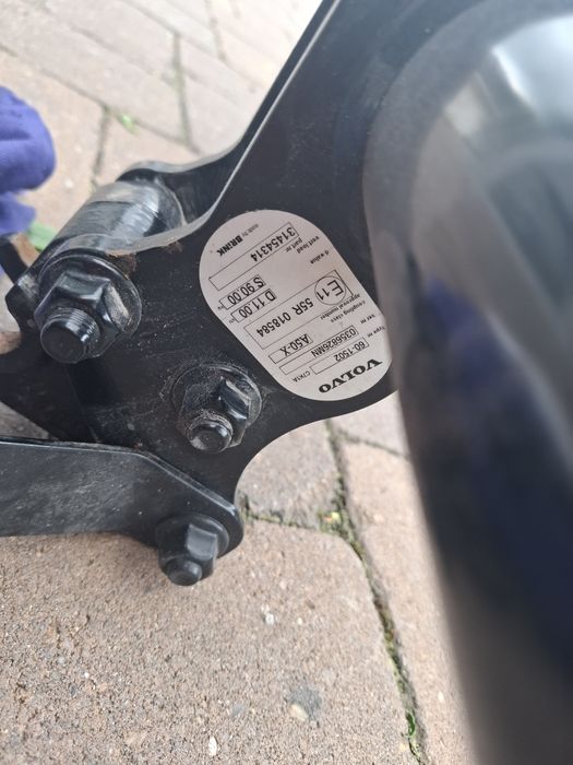 Vand carlig de remorcare nou Thule pentru  Volvo xc 60